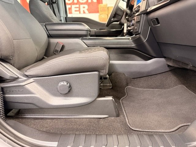 2022 Ford F-150 XL w/ Navigation