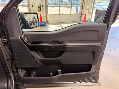 2022 Ford F-150 XL w/ Navigation