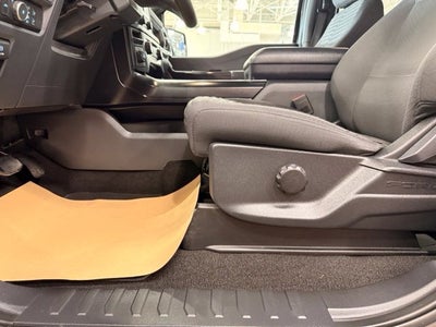 2022 Ford F-150 XL w/ Navigation