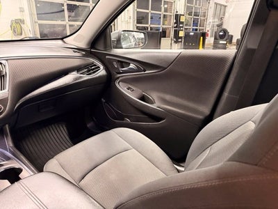 2017 Chevrolet Malibu LT w/ Bluetooth