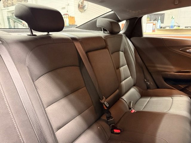 2017 Chevrolet Malibu LT w/ Bluetooth