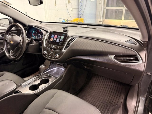 2017 Chevrolet Malibu LT w/ Bluetooth