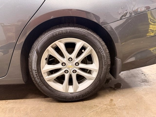 2017 Chevrolet Malibu LT w/ Bluetooth