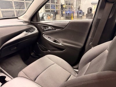2025 Chevrolet Malibu RS w/ Collision Alert