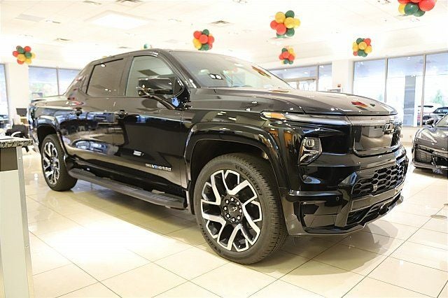 2024 Chevrolet Silverado EV RST W/ HEATED AND VENTILATED SEATS