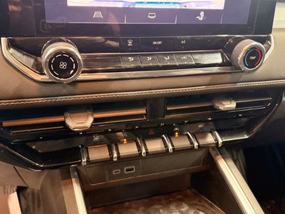 2023 Chevrolet Colorado LT w/ APPLE CARPLAY/ANDROID AUTO