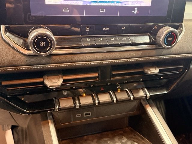 2023 Chevrolet Colorado LT w/ APPLE CARPLAY/ANDROID AUTO
