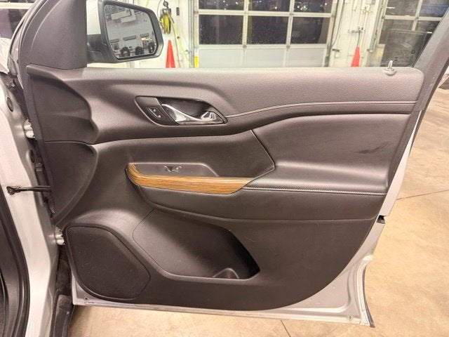 2020 GMC Acadia SLE 3.6L V6 w/ Heated Seats