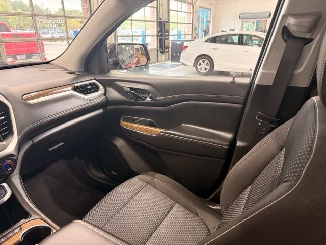 2022 GMC Acadia SLE AWD w/ Tow Pkg