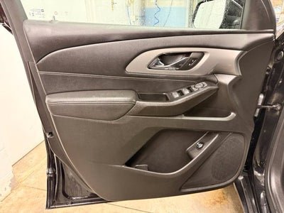 2023 Chevrolet Traverse LT Leather w/ BLIND ZONE ALERT