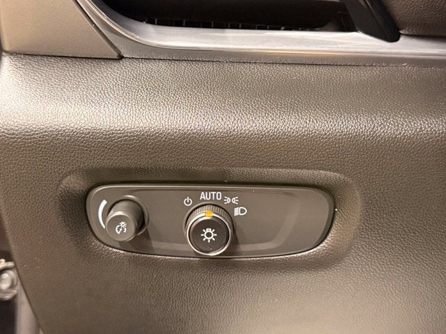 2023 Chevrolet Traverse LT Leather w/ BLIND ZONE ALERT