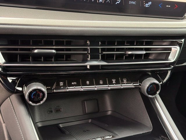 2027 Chevrolet Traverse LT 2LT