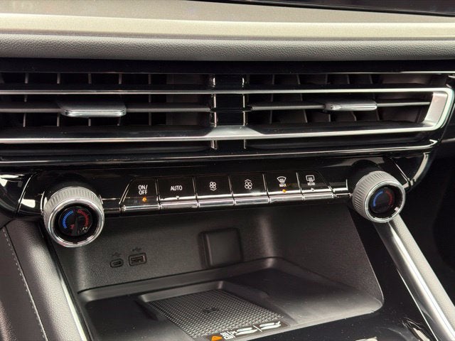 2027 Chevrolet Traverse LT 2LT