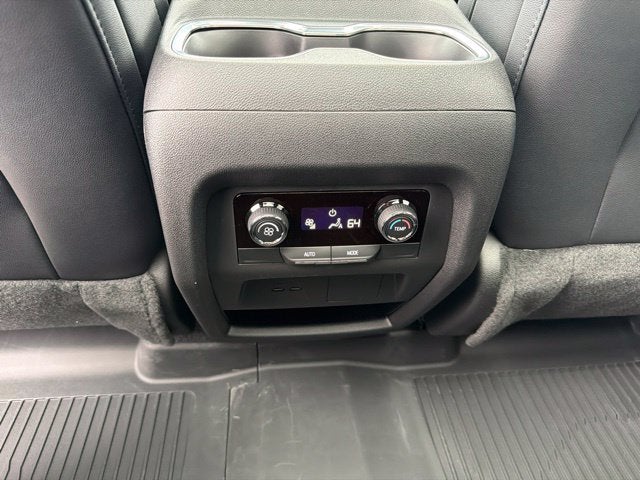 2027 Chevrolet Traverse LT 2LT