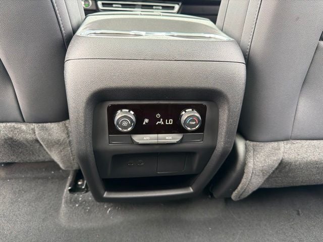 2027 Chevrolet Traverse LT 2LT