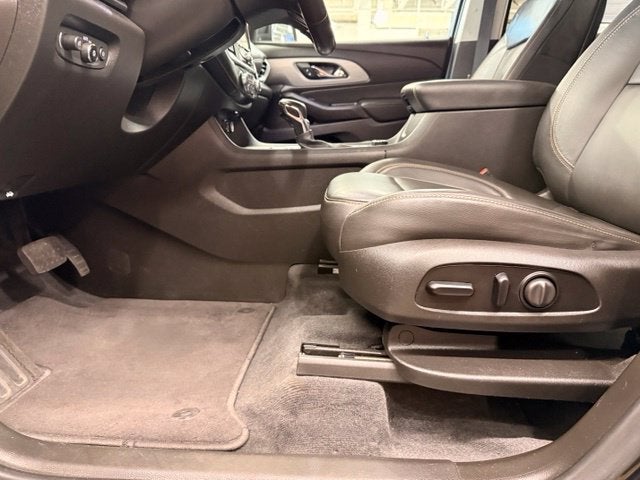 2021 Chevrolet Traverse RS AWD w/ NAVIGATION