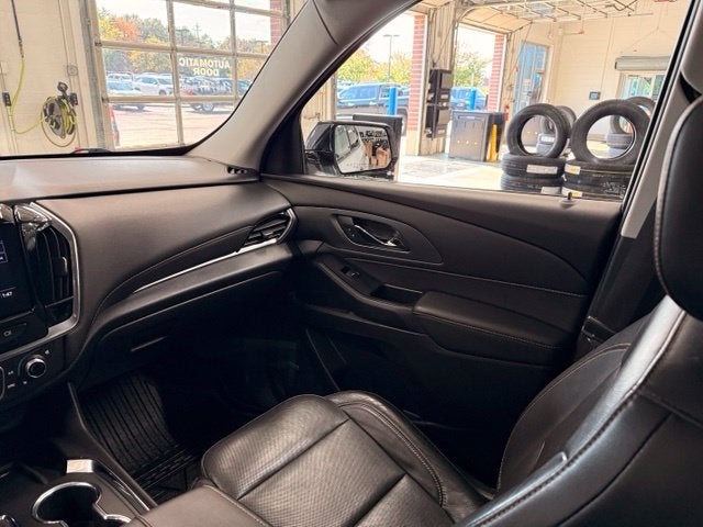 2020 Chevrolet Traverse Premier AWD w/ COLLISION ALERT