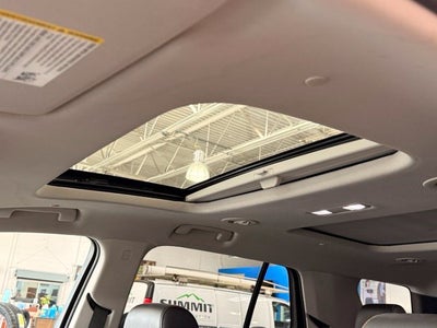 2020 Chevrolet Traverse Premier AWD w/ COLLISION ALERT