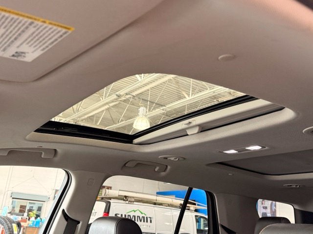 2020 Chevrolet Traverse Premier AWD w/ COLLISION ALERT