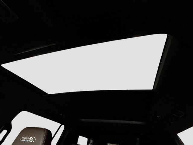 2022 Chevrolet Suburban High Country