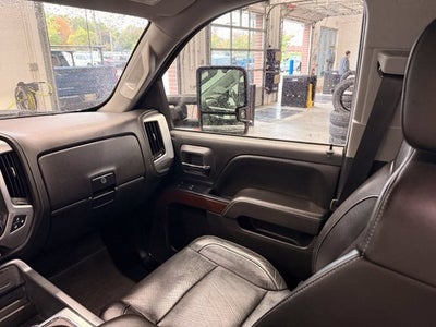 2017 GMC Sierra 2500HD SLT 6.0L V8 w/ LEATHER SEATS