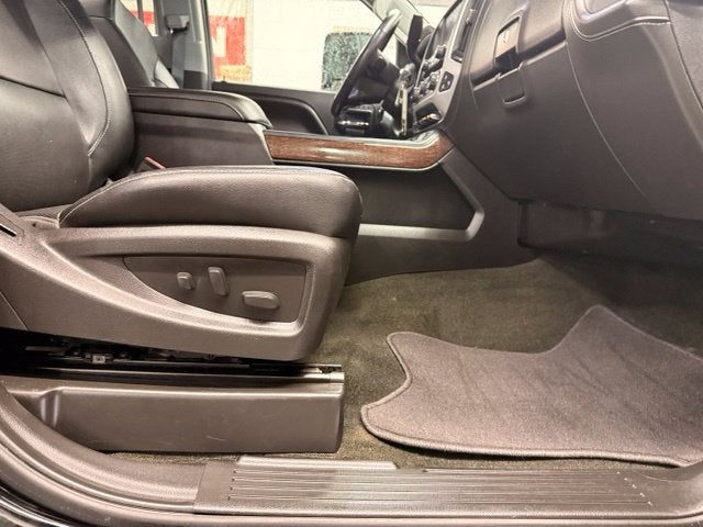 2017 GMC Sierra 2500HD SLT 6.0L V8 w/ LEATHER SEATS