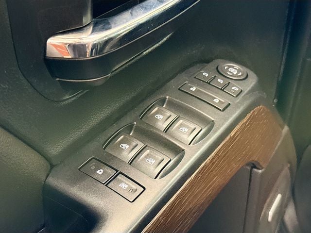 2017 GMC Sierra 3500HD Denali DUALLY DIESEL