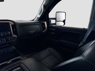 2017 GMC Sierra 3500HD Denali DUALLY DIESEL