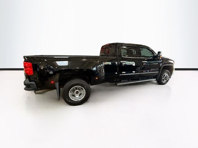 2017 GMC Sierra 3500HD Denali DUALLY DIESEL