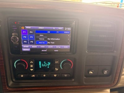 2004 Cadillac Escalade Base