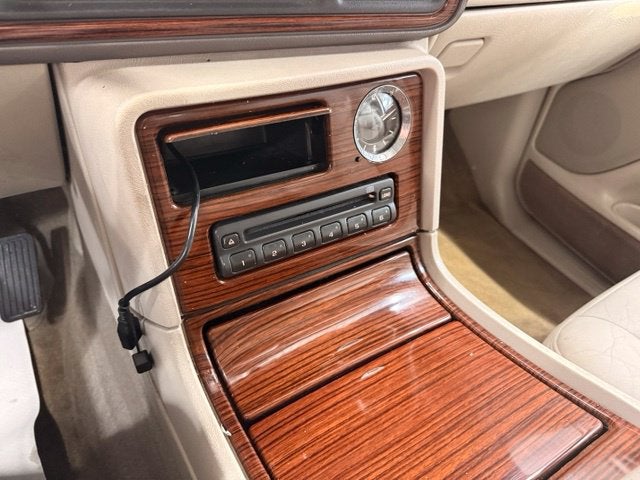 2004 Cadillac Escalade Base