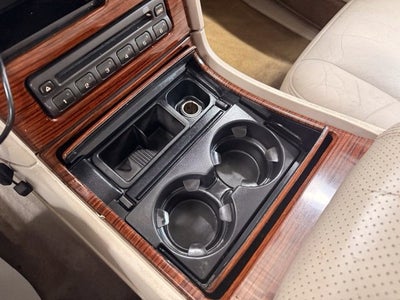 2004 Cadillac Escalade Base
