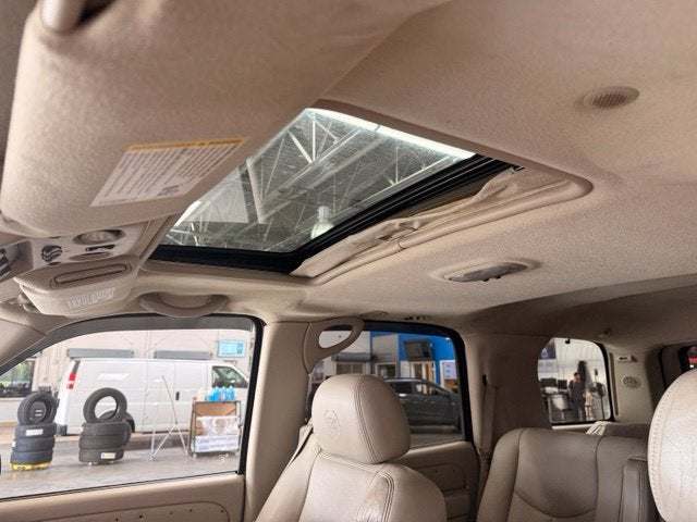 2004 Cadillac Escalade Base