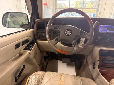 2004 Cadillac Escalade Base