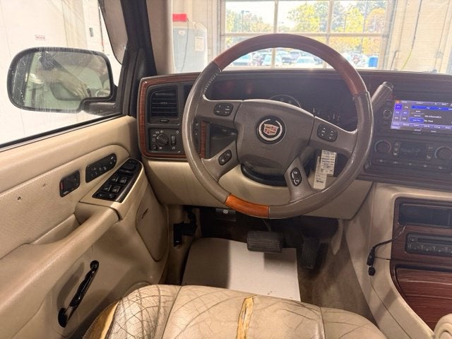 2004 Cadillac Escalade Base