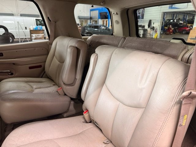 2004 Cadillac Escalade Base