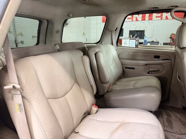 2004 Cadillac Escalade Base