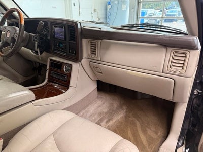 2004 Cadillac Escalade Base