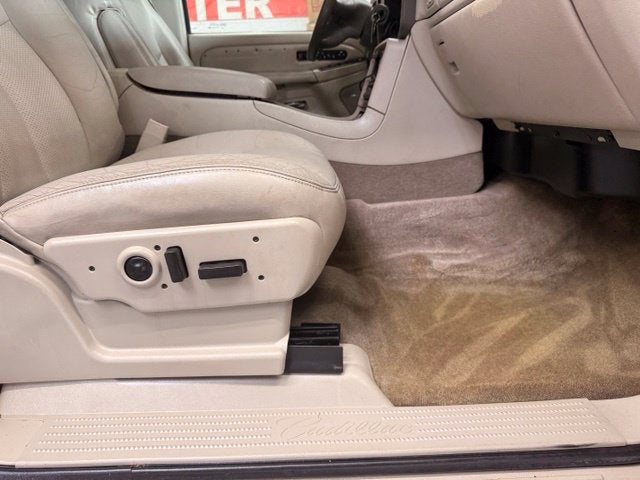 2004 Cadillac Escalade Base