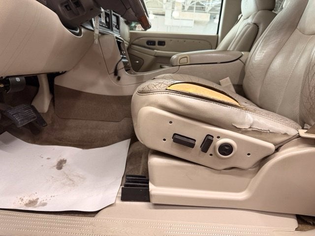 2004 Cadillac Escalade Base