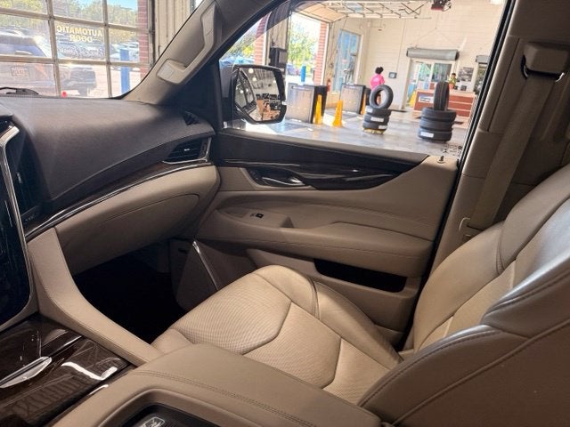 2018 Cadillac Escalade Luxury