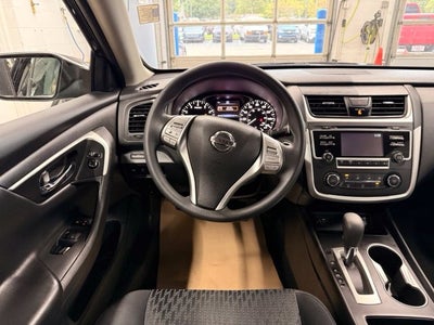 2016 Nissan Altima 2.5 S w/ Bluetooth