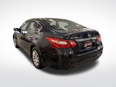 2016 Nissan Altima 2.5 S w/ Bluetooth