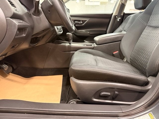 2016 Nissan Altima 2.5 S w/ Bluetooth