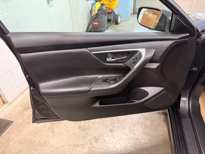 2016 Nissan Altima 2.5 S w/ Bluetooth