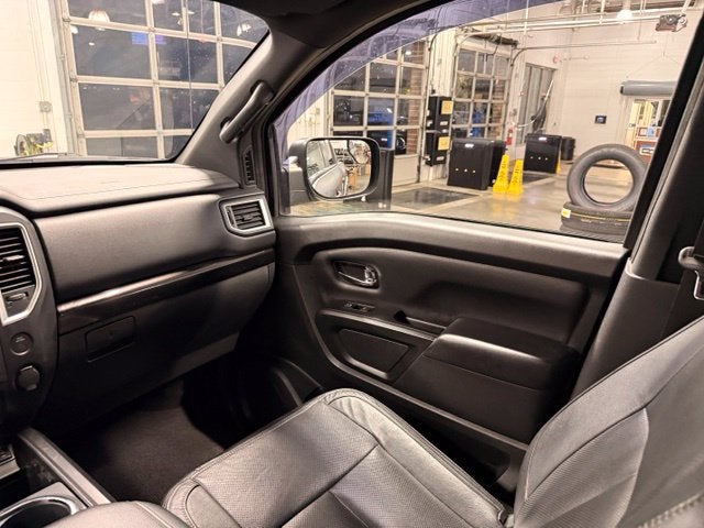 2019 Nissan Titan SV 5.6L V8 w/ NAVIGATION