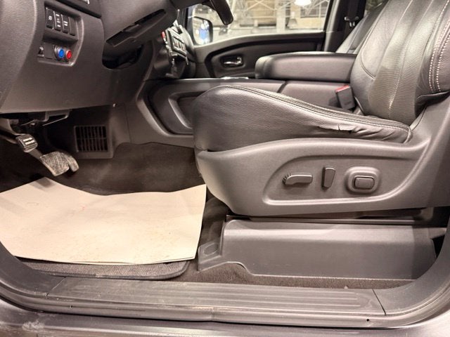 2019 Nissan Titan SV 5.6L V8 w/ NAVIGATION