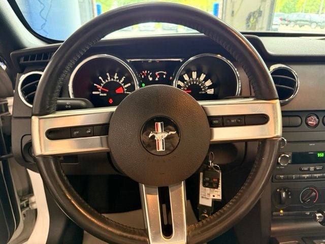 2008 Ford Mustang V6 Deluxe