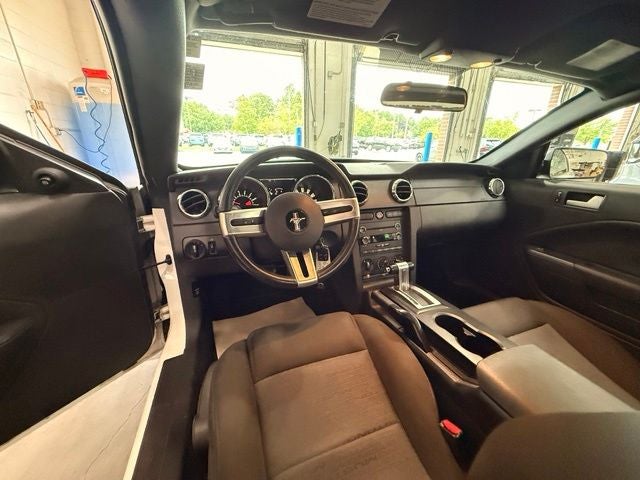 2008 Ford Mustang V6 Deluxe