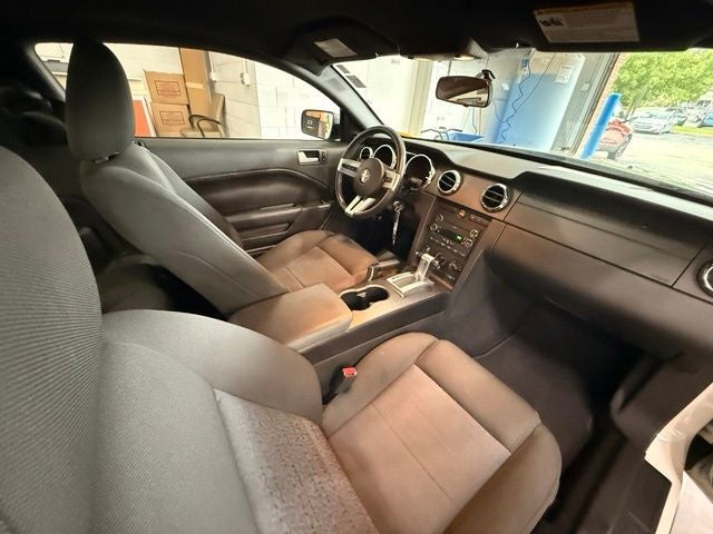 2008 Ford Mustang V6 Deluxe